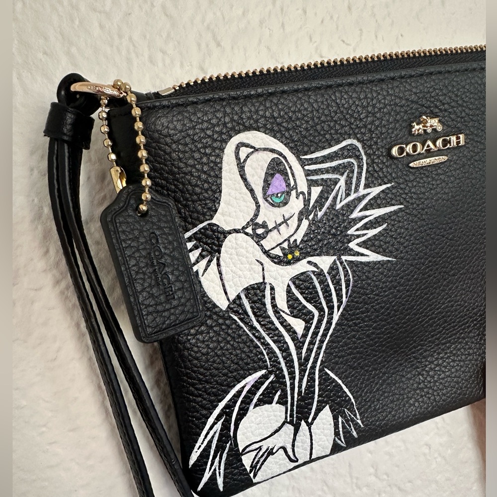 Brand new custom hand painted coach wristlet - Picture 3 of 3